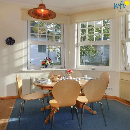 Appartement Drei Rosen 2 *